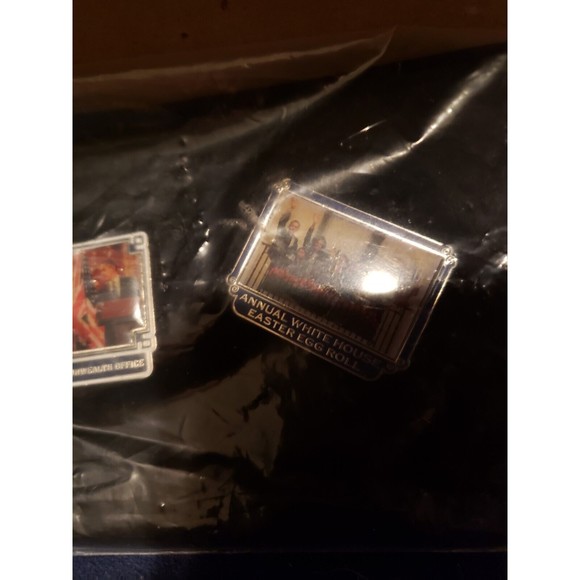 2 NEW Enameled OBAMA PINS - EASTER EGG ROLL & FOREIGN AND COMMONWEALTH OFFICE - Picture 2 of 4
